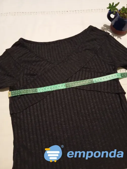 Remera manga ¾, escote cruzado. IMPECABLE Floresta - imagen 2