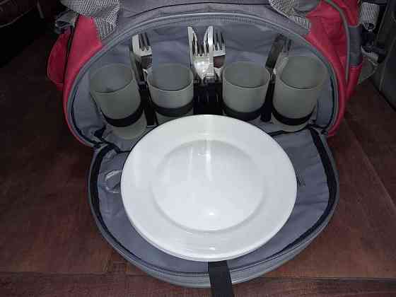 Bolso térmico para camping con vajilla Zárate