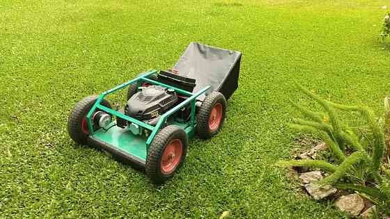 Máquina de Corta cesped 4x4 a control remoto Villa Devoto