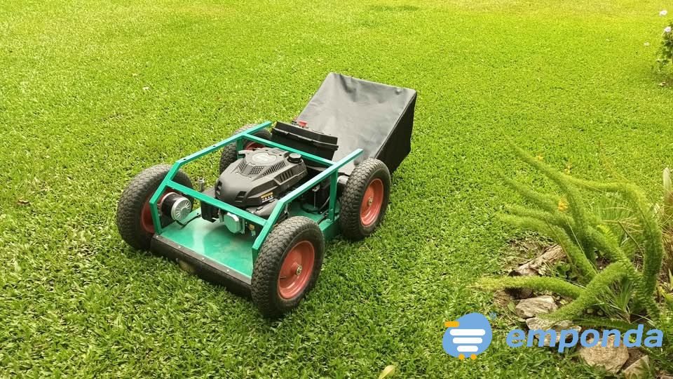 Máquina de Corta cesped 4x4 a control remoto Villa Devoto - imagen 1