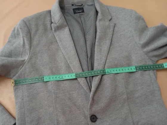 Blazer entallado de hombre. Zara Man. Impecable Floresta