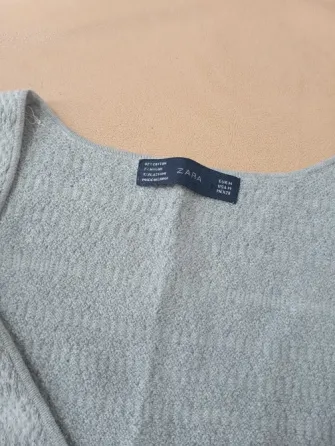 Vestido tipo musculosa, con botones. Zara Floresta