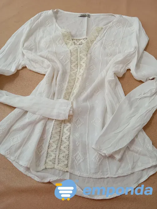 Camisola color crema con puntilla. Inedita Floresta - imagen 5