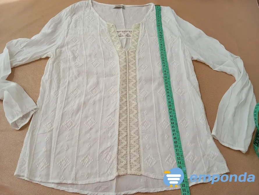 Camisola color crema con puntilla. Inedita Floresta - imagen 1