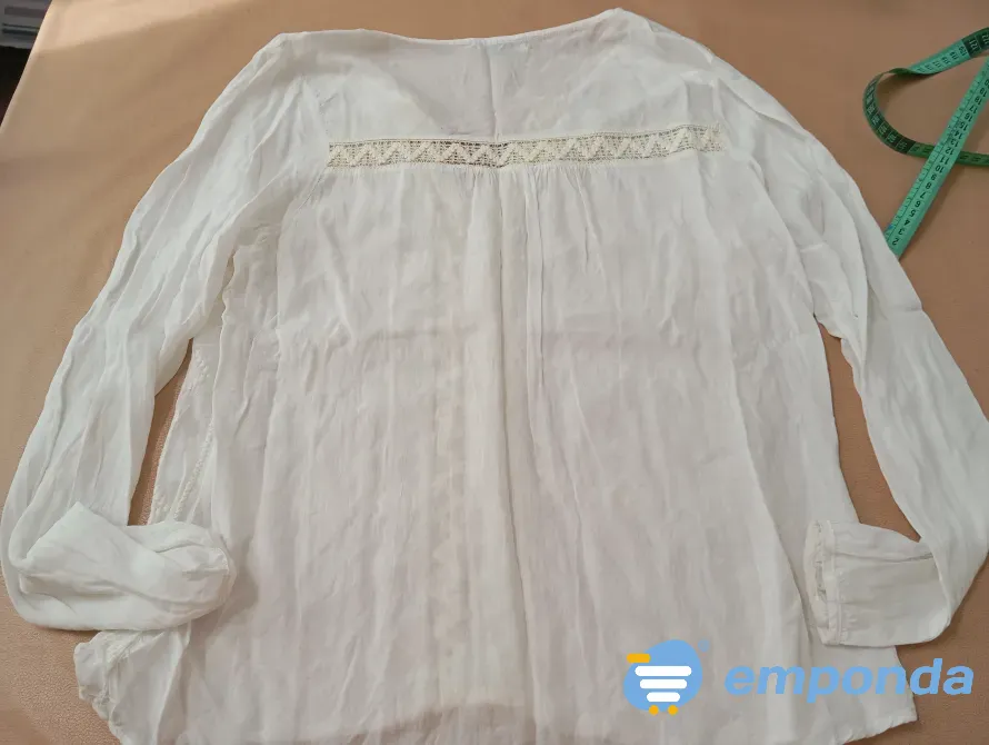 Camisola color crema con puntilla. Inedita Floresta - imagen 4