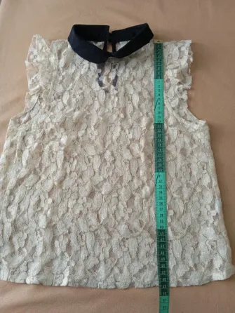 Blusa manga princesa, super delicada con brillos dorados Floresta