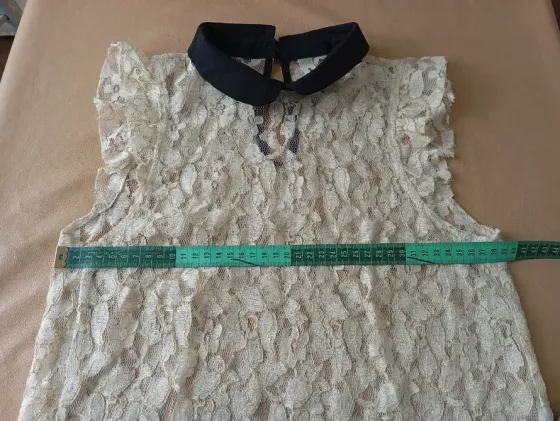 Blusa manga princesa, super delicada con brillos dorados Floresta