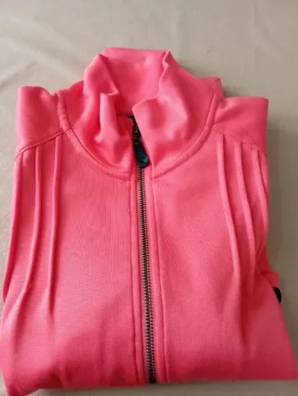Campera Kosiuko, cuello media polera Floresta