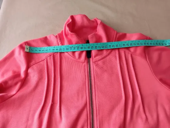 Campera Kosiuko, cuello media polera Floresta