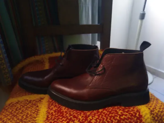 Botas de cuero bordo con cordones San Miguel