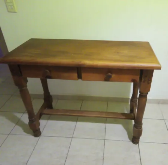 Escritorio de algarrobo San Miguel
