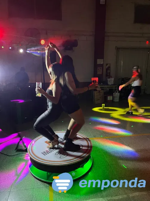 Plataforma giratoria 360 para eventos cumpleaños Escobar - imagen 1