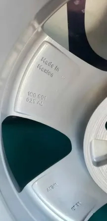 Llanta R15 VW Bora 5 Pétalos Tigre