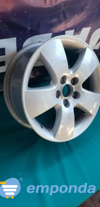 Llanta R15 VW Bora 5 Pétalos Tigre - imagen 4