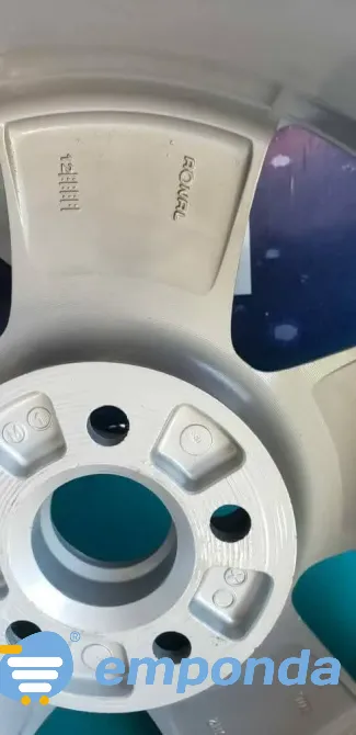 Llanta R15 VW Bora 5 Pétalos Tigre - imagen 5