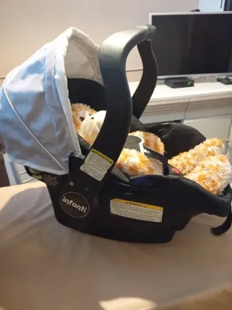 Huevito/Silla de seguridad para auto Infanti Floresta