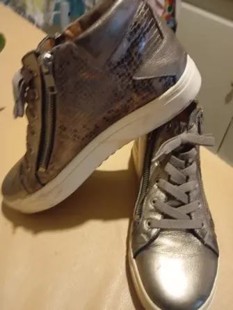 Zapatillas botitas Oggi. Super comodas Floresta