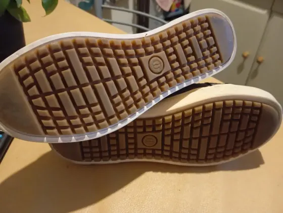 Zapatillas botitas Oggi. Super comodas Floresta