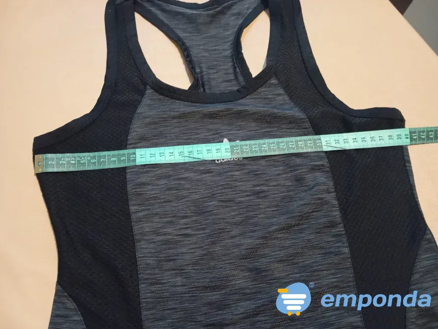 Musculosa deportiva con tela respirable. Impecable Floresta - imagen 2