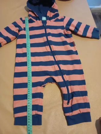 Enterito, body abrigado de bebe, con capucha Floresta