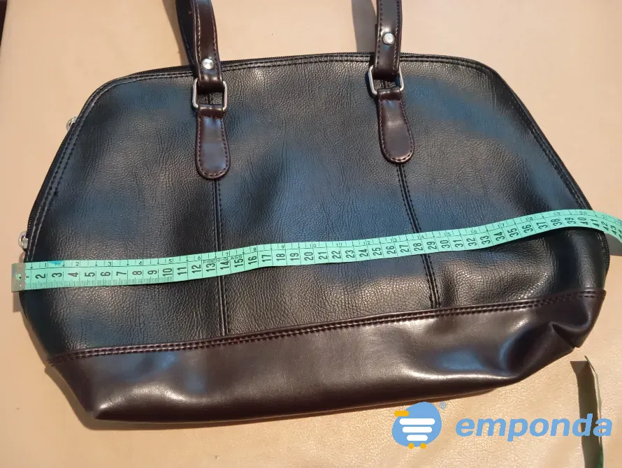 Cartera amplia, simil cuero. Impecable Floresta - imagen 4