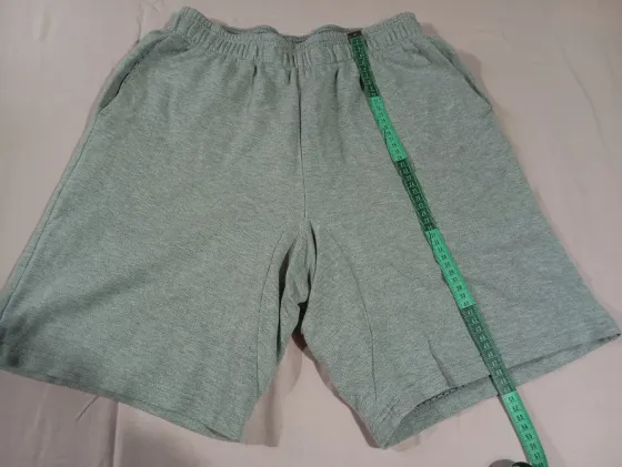 Bermuda de algodón Adidas para hombre. Impecable Floresta