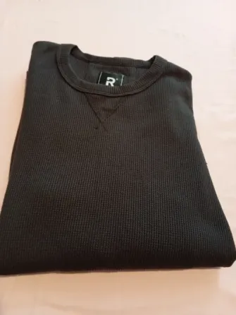 Remera manga larga de hombre tejido panal. Impecable Floresta