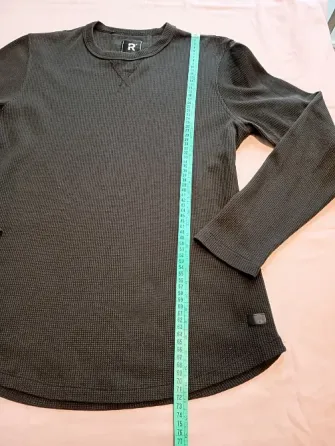 Remera manga larga de hombre tejido panal. Impecable Floresta