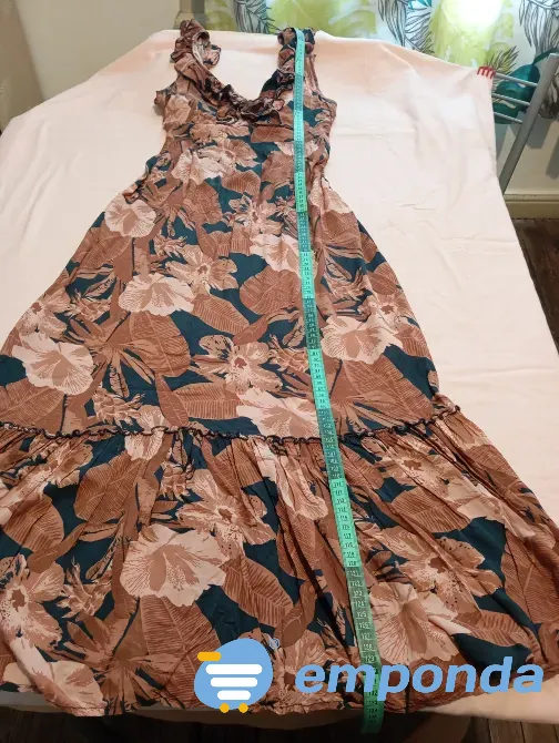 Vestido maxi con estampado floral y escote en V con volado Floresta - imagen 2