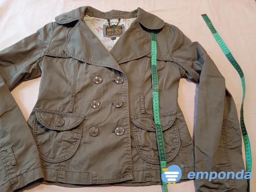 Chaqueta corta estilo trench abotonado. Impecable Floresta - imagen 2