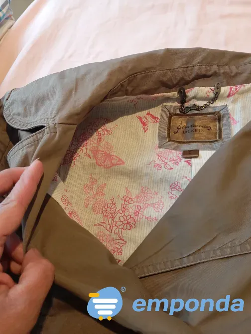 Chaqueta corta estilo trench abotonado. Impecable Floresta - imagen 5