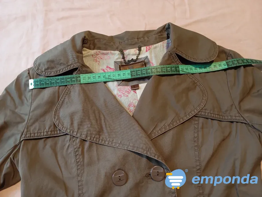 Chaqueta corta estilo trench abotonado. Impecable Floresta - imagen 3