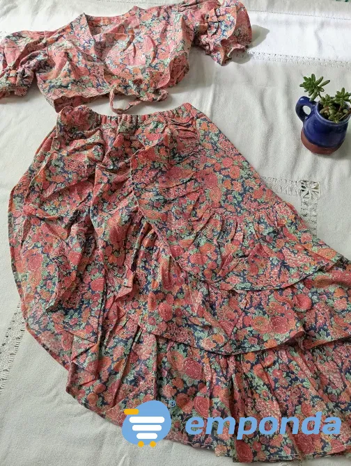 Conjunto de pollera irregular y top tipo flamenco. IMPECABLE Floresta - imagen 3