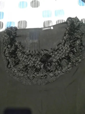 Blusa, camisola con pechera de raso. “Motivi”. IMPECABLE Floresta