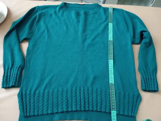 Sweater verde. Impecable Floresta