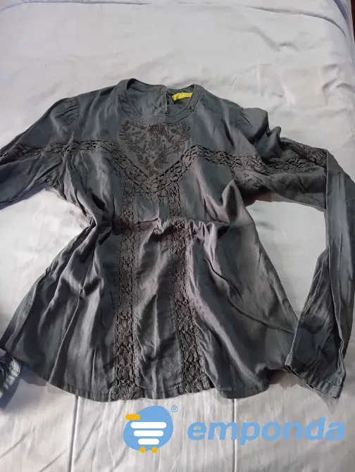 Blusa combinada, manga larga. Rapsodia. Impecable Floresta - imagen 5