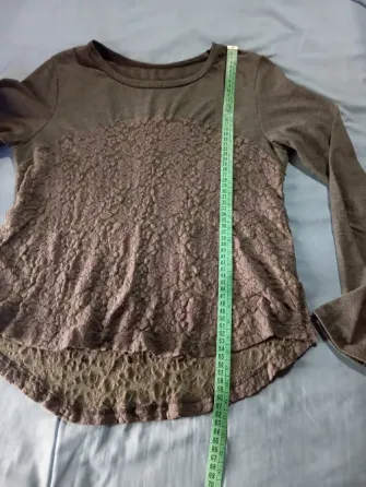 Remera delicada manga larga, combinada. Impecable Floresta