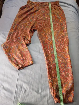 Pantalon tipo babucha o de yoga. Zara. Impecable Floresta