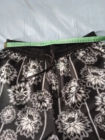 Pantalon tipo babucha elegante. Impecable Floresta