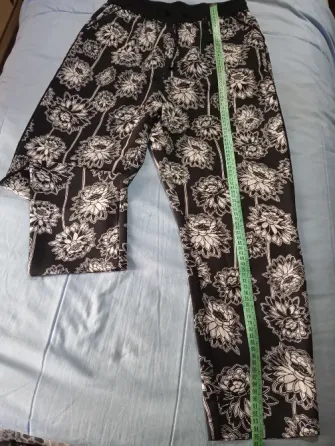 Pantalon tipo babucha elegante. Impecable Floresta
