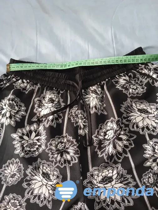 Pantalon tipo babucha elegante. Impecable Floresta - imagen 4
