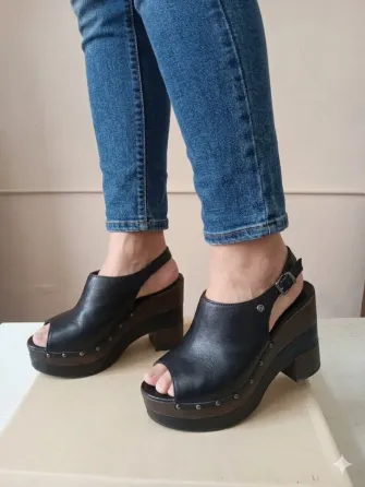 Sandalia de cuero con plataforma “Hush Puppies” Floresta