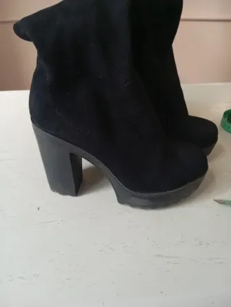 Botas de caña alta elastizada, con taco y plataforma Floresta