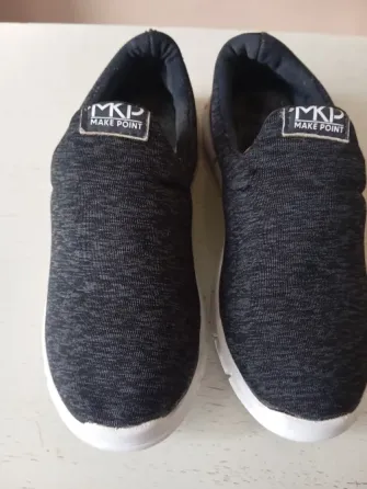 Zapatilla tipo pancha sin cordones. Super liviana Floresta