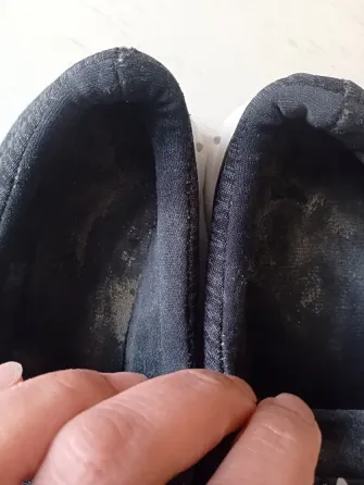Zapatilla tipo pancha sin cordones. Super liviana Floresta