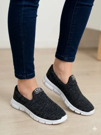 Zapatilla tipo pancha sin cordones. Super liviana Floresta