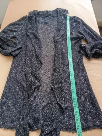 Cardigan tipo kimono con brillos, super delicado. Impecable Floresta