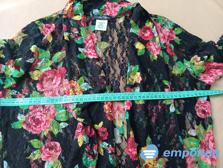 Cárdigan importado tipo kimono de encaje floral. Impecable Floresta - imagen 4