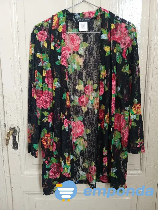 Cárdigan importado tipo kimono de encaje floral. Impecable Floresta - imagen 2