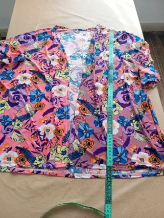 Kimono floreado de seda fria. Nuevo Floresta